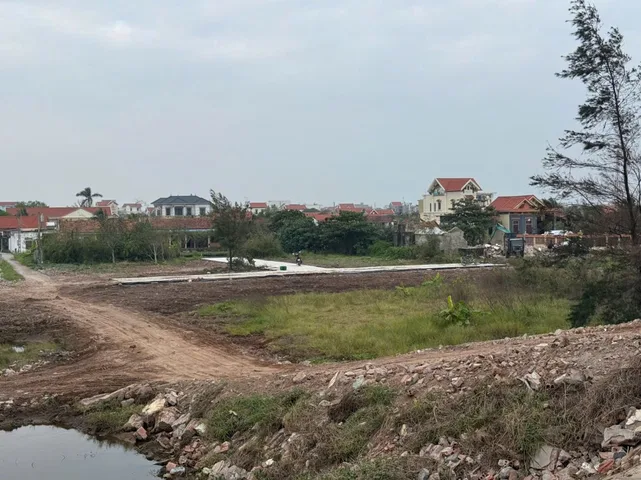 bán gấp lô đất 2 mặt tiền Hải Triều