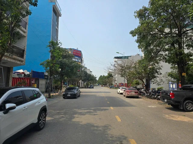 Bán 101.3m đất giãn dân khả lễ 1. Mặt đường nguyễn quyền ngay cạnh ngã 4 phạm ngũ lão. Thông thẳng ra nút giao tây nam. Phường võ cường tỉnh bắc ninh
