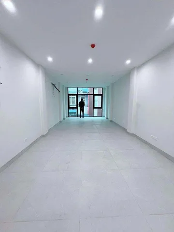 Hiếm nhà đẹp 5 tầng mặt phố Xa La, 61m2, mặt tiền rộng 4m, thang máy, 2 mặt đường trước-sau, vị trí đẹp, kinh doanh sầm uất, giá 21.8 tỷ