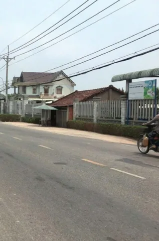 Bán nhà Mt đường Trung Lập giá tốt 
Có 300m thổ cư