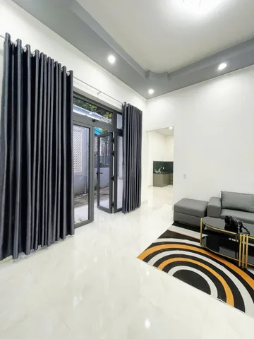 Nhà gần chợ BMT góc 2 mặt tiền 2PN 14x6m full thổ cư bán 1tỷ889tr