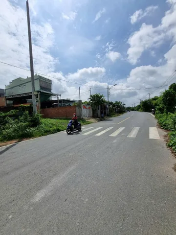 (L359) Đất ( tặng nhà) mặt tiền Nguyễn Kim Cương, xã Tân Thạnh Đông, dt 282m2, đất ở hiện hữu, giá 4 tỷ 200 thương lượng nhẹ