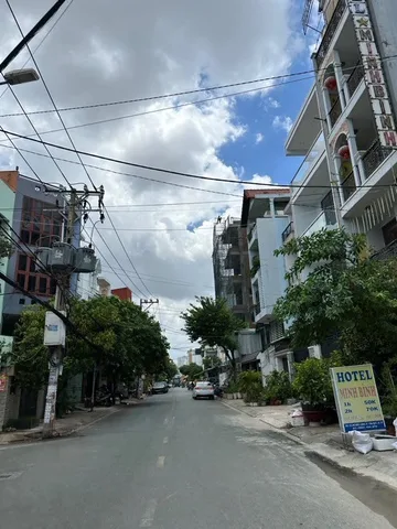 MT Đường Đô Đốc Long, nhà 4 Tầng, DT: 79,8m² ngang 4.2m giá 10 tỷ Phường Tân Sơn Nhì