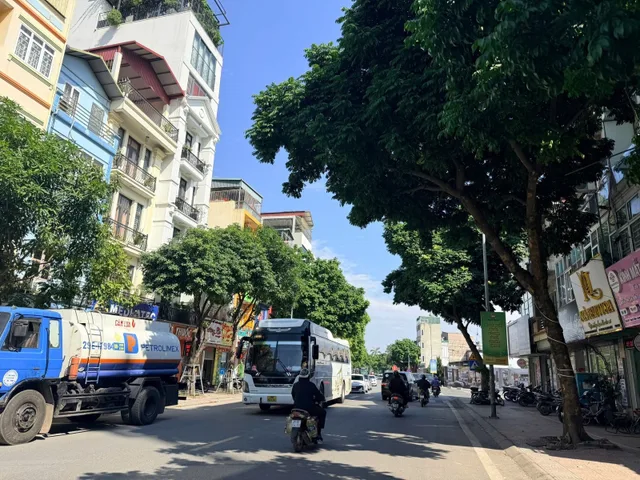 Bán nhà Thạch Bàn 60m² ngang 6.7m giá 16.6 tỷ Phường Long Biên (MUA/BÁN BĐS nhắn tin Zalo 0862299066)