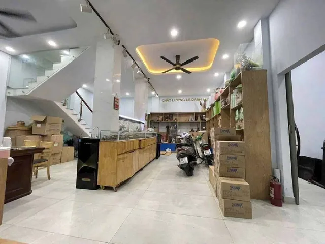 Nhà ngang lớn 8.5m Lê Văn Tiền  gần ngã tư Bốn Xã xe tải 80m2 chỉ : 7 tỷ nhỉnh