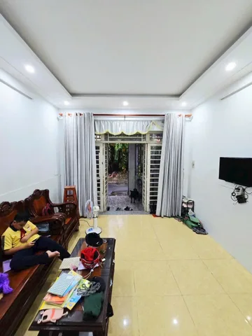 🚗 BÁN NHÀ 3 TẦNG - 51M2( 4*12.8) - HOÀN CÔNG ĐỦ - TIỆN ÍCH BỔ VÂY -  HẺM XE HƠI - GẦN CHỢ LÒ LU, TRƯỜNG ĐHTC MAKETING - LONG TRƯỜNG, THỦ ĐỨC.(A)