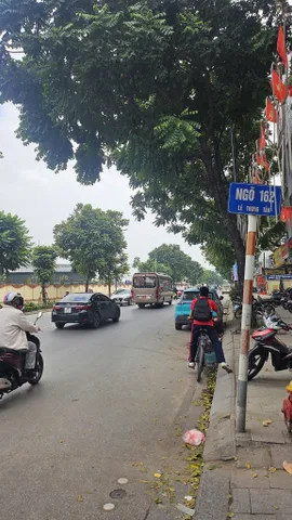 BÁN NHÀ MẶT NGÕ Ô TÔ ĐỖ CỬA ĐƯỜNG LÊ TRỌNG TẤN. 90M2 - 3 TẦNG.