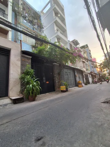 GÀ ĐẺ TRỨNG VÀNG - CHDV 6 TẦNG 17 PHÒNG KHÉP KÍN - THANG MÁY XỊN - HỢP ĐỒNG KHOÁN 70 TRIỆU/ THÁNG - 83M2 - CHỈ 17.9 TỶ

+ Diện tích : 82.9m. Ngang 4.1m dài 18m. Nở hậu tài lộc 7.3m.
+ Diện tích sàn: 381.6m2
+ Kết cấu: 1 trệt,lửng, 4lầu , gồm 17 phòng 