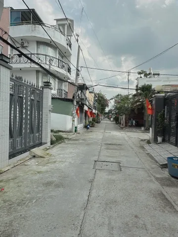 Bán nhà 2 Tầng,Hẻm ôtô Thông, DT: 56m² ngang 4m giá 3.5 tỷ Phường Bình Tân