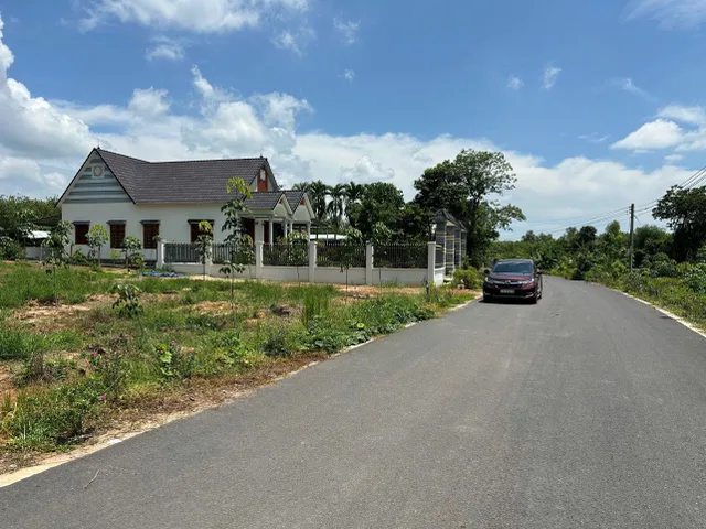Bán đất sau KCN Bàu Bàng 6m mặt tiền nhựa, đất thổ cư, dân xung quanh
