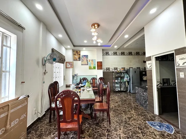 Bán Nhà Mặt Tiền Thạnh Lộc 27 Quận 12 – Nhà Lô Góc Biệt Thự 104m2, Sân Đậu 3 Xe Hơi, Kinh Doanh Đỉnh