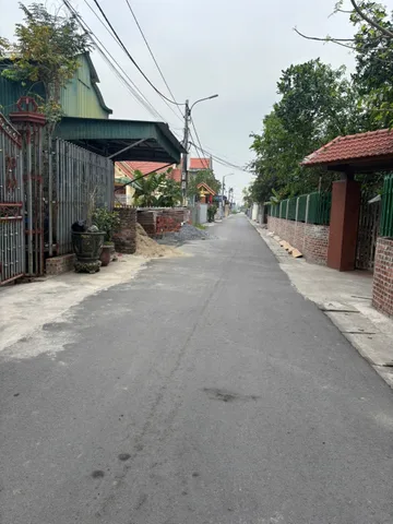 Bán 85 m Thuỷ Sơn đường nhựa thông các ngả . Gần trung tâm hành chính mới. L/h:076.231.9990 e Thúy