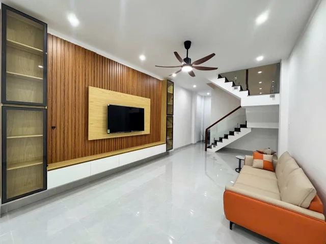 Nhà mặt tiền Đồng Sỹ Bình 4x15,5m 1 trệt 1 lầu  3 PN bán 3tỷ449 thương lượng