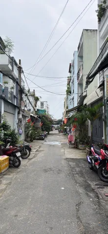 Bán nhà gấp HXH 4 Tầng lk 5-6 BhhB Bình Tân