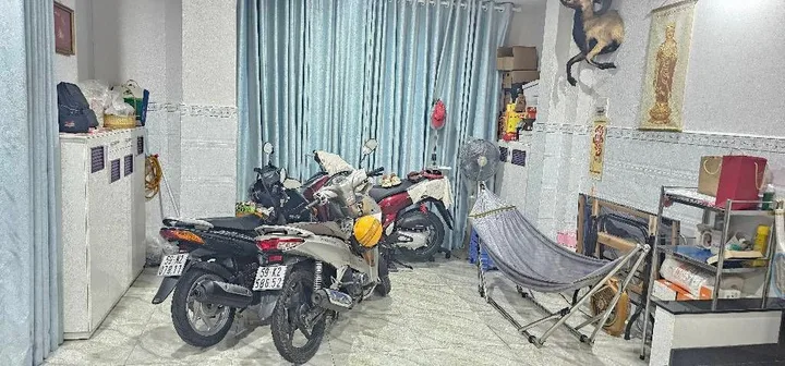 Nhà ở liền 5 tầng 5.4 x 10 Bà Hạt Q10