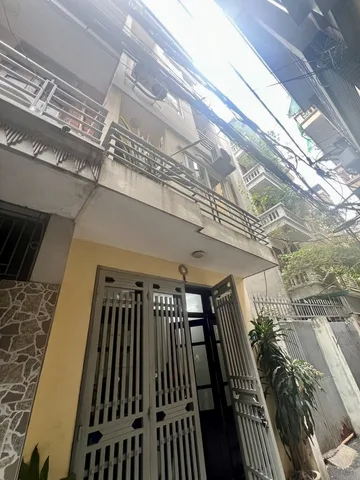 Bán nhà Nguyễn Đình Hoàn, Cầu Giấy, 45m2 x 5 tầng, 6PN, 2 Thoáng, Ngõ Nông, Giá 13.99 Tỷ