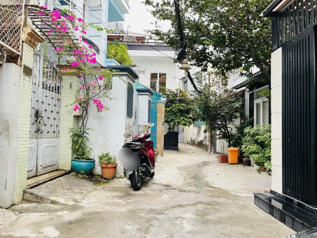 Bán gấp nhà 32m² Hoàng Hoa Thám-p7-Bình Thạnh. Giá chỉ 3ty2 hẻm xe hơi 4m có thể vào ở ngay