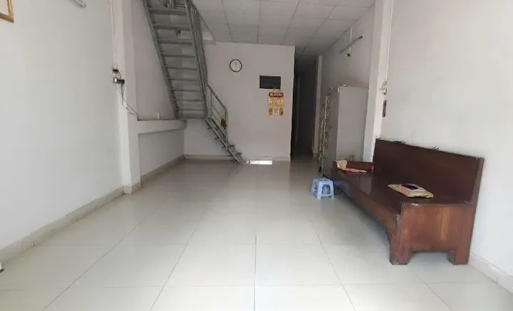 Hạ nhiệt 450 triẹu cần bán gấp nhà Hồ Học Lãm, hẻm ô tô(4x13),giá 4.5 tỷ.