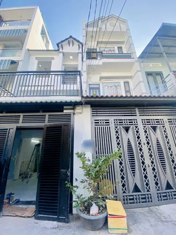 BÁN NHÀ BÌNH TRỊ ĐÔNG – 3 TẦNG – 4PN Full nội thất – GIÁ 5.35 TỶ
Hẻm xe hơi thông tứ tung, giáp Tân Phú, gần chợ – trường – siêu thị. Nhà mới dọn vào ở liền, sổ hồng riêng hoàn công đủ.
