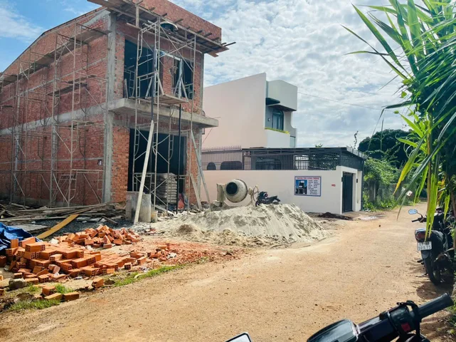 Bán lô đất mặt tiền ngay chợ eakao diện tích 110m2 thổ cư 60m2 giá 1t350