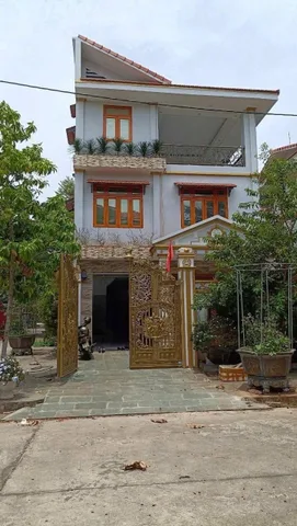 Căn biệt thự nằm vị trí đẹp ngay góc hai mặt tiền trục chính Hùng Vương đi vô. Nắm trong khu biệt thự Hùng Vương tp Bà Rịa