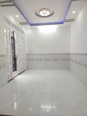 D1811 ⚡️ sát sân bóng đá Tân Xuân Hóc Môn, Vuông, 2 tầng, 9x4m, 1.x tỷ