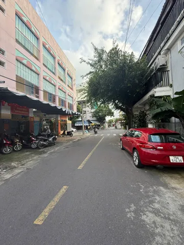 🍁Nhà mặt tiền đường TẢN VIÊN - khu bàn cờ Nha Trang, P. Phước  Hoà ( Cũ )- trung tâm Nha Trang 💰
•DT: 145m2 - ngang gần 8m/ Gả 15,5 tỷ