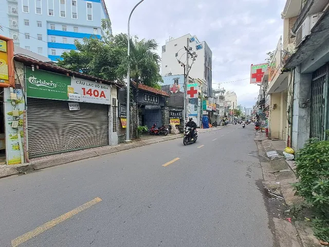 Bán nhà gấp 5 Tầng MT Nguyễn Trọng tuyển Phú Nhuận