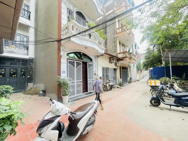 BÁN NHÀ ĐƯỜNG KIM GIANG. 60M2 XÂY 6 TẦNG. THANG MÁY. GARA Ô TÔ.