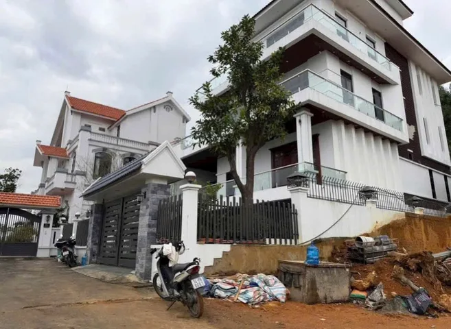 Bán 2  ô đất phía sau tỉnh uỷ Quảng Ninh, Phường Hồng Hà, đường 5m oto tận đất