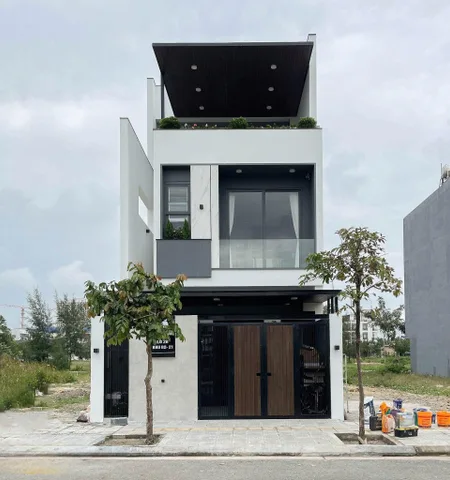 🏡 SIÊU PHẨM NHÀ 1 TRỆT 1 LẦU CÓ SÂN THƯỢNG – NGAY CÔNG VIÊN RẠCH KIẾN – 2 TỶ 130 – SHR