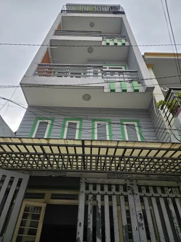 Nhà bê tông cốt thép, hẻm xh tới nhà,khu nhà cao tầng an ninh yên tĩnh,hàng xóm thân thiện