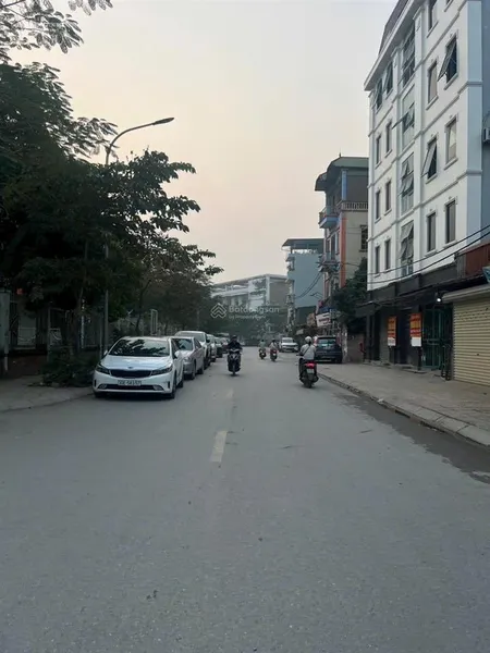 Bán nhà phố phú diễn hồ tùng mậu lô góc ô tô tránh kinh doanh sầm uất 60m2, mặt tiền quyền lực