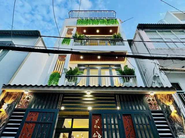 Hàng hiếm Quận 3 nhà 66m2 giá 3 tỷ 350 triệu đường Trường Sa , P12, Quận 3, hẻm xe hơi 4m.