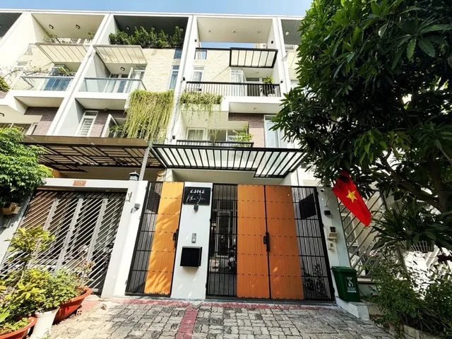 Bán Nhà Mặt Tiền Khu JAMONA Bùi Văn Ba- P. Tân Thuận- Quận 7- Ngang 5m- 4 Tầng- Đường 12m- 19 Tỷ còn Tl