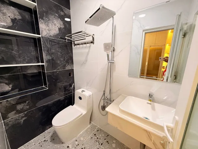 Gấp bán sổ hồng riêng, hẽm xe hơi ngủ nhà, tiện kinh doanh buôn bán