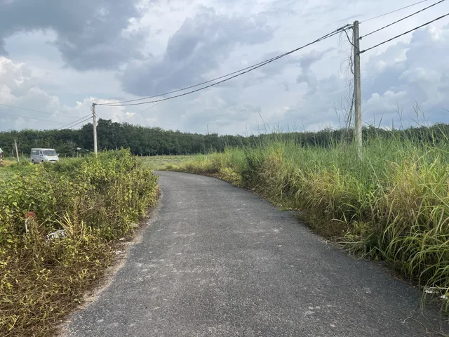 Bán 4600m măt tiện nhựa