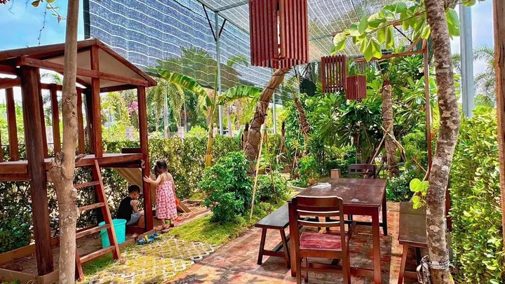 Bán đất tặng nhà gổ sân vườn. Kdc
Đại học Mở Tam Đa giá tốt