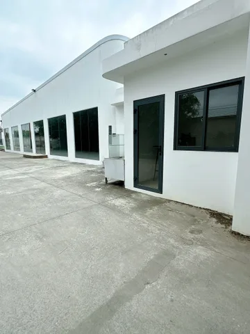 Cho thuê mặt bằng kinh doanh sẵn có 254m2 mặt tiền TP Bến Tre.Gía 20 triệu