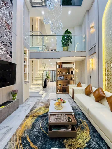 Vip. Bán nhà mới 6 tầng có thang máy 
Full nội thất . Xe hơi .Bùi quang Là