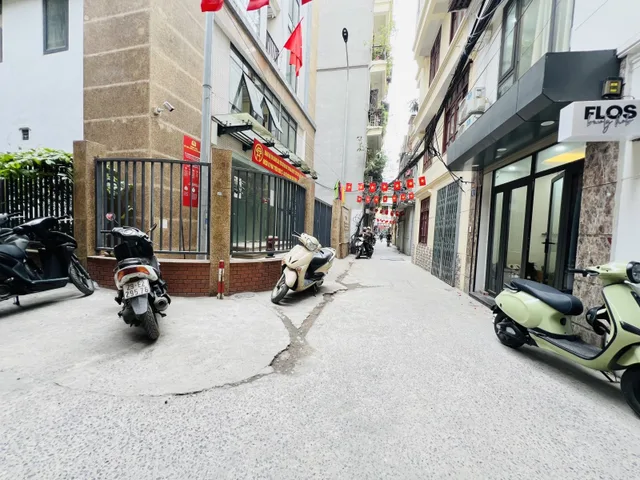 Bán nhà ngõ Sân Quần (Khâm Thiên) 51m² ngang 6.5m giá 17.5 tỷ Phường Văn Miếu - Quốc Tử Giám (MUA/BÁN BĐS nhắn tin Zalo 0862299066)