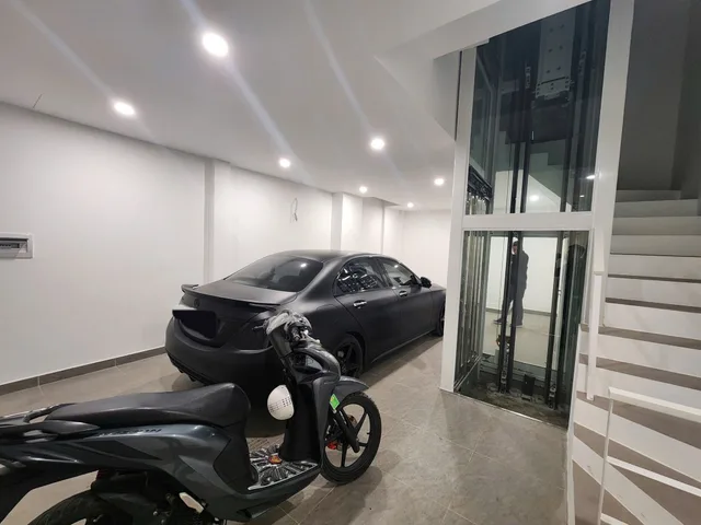 Sắm Nhà Đón Tết! Võng Thị,Oto Tránh,Thang Máy,DT:48m2 x 6Tầng,MT:5.3m,Giá: 23.6 tỷ Tây Hồ