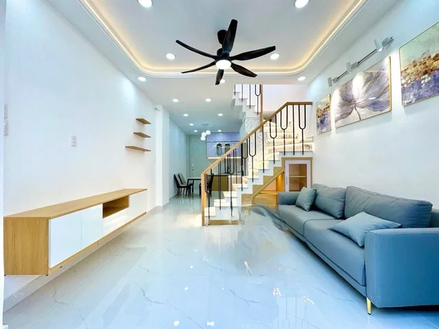 Gấp bán, hạ nhiệt 300 triệu Nhà Lê Tấn Bê hẻm ô tô(8x11)giá 4tỷ2.