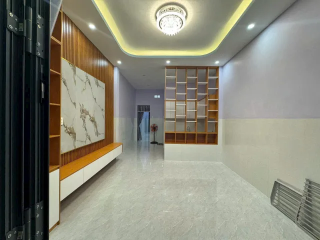 BÁN NHÀ MỚI - NỘI Ô BẠC LIÊU - DT: 4 × 15.2m giá 1 tỷ 200. NHÀ HOÀN CÔNG Tặng nội thất.
