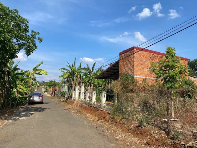 Lô đất mặt tiền đường số 2 tại khu dân cư xe hơi tránh thoải mái
Diện tích 750m2 Giá 1 tỷ 799tr