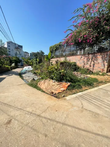 BÁN LÔ GÓC HÀ KHẨU CHIA ĐƯỢC 3 LÔ