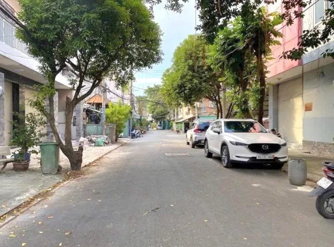 BÁN NHÀ CẠNH TÂ.N HÒA ĐÔN.G- NGÃ 3 TÂ.N KHAI - ĐƯỜNG XE TẢI - 4PN - ( 8X13M )