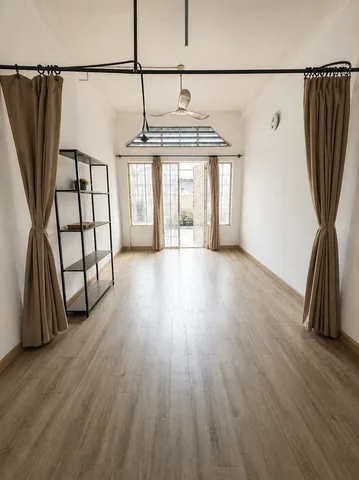 Bán nhà 2 tầng x 68,4 m2, mặt tiền 4m, hẻm Hoàng Văn Thụ, Tân Bình, HCM