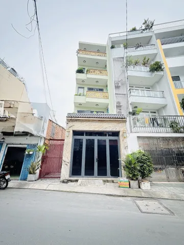 Gấp bán nhà 5 tầng gần sân bay, sổ hồng riêng