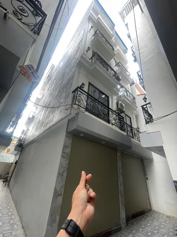 BÁN NHÀ PHÚC LỢI - LÔ GÓC THOÁNG SÁNG - 5 TẦNG XÂY MỚI - Ô TÔ 4 CHỖ ĐỖ CỔNG - FULL NỘI THẤT